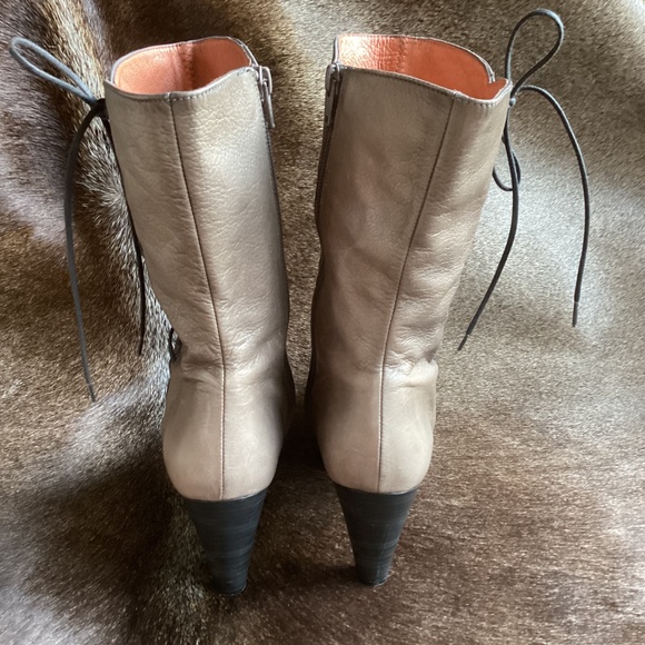 Stunning Hispanitas Lace Detail Full Zipp Leather Boots - Picture 3 of 10